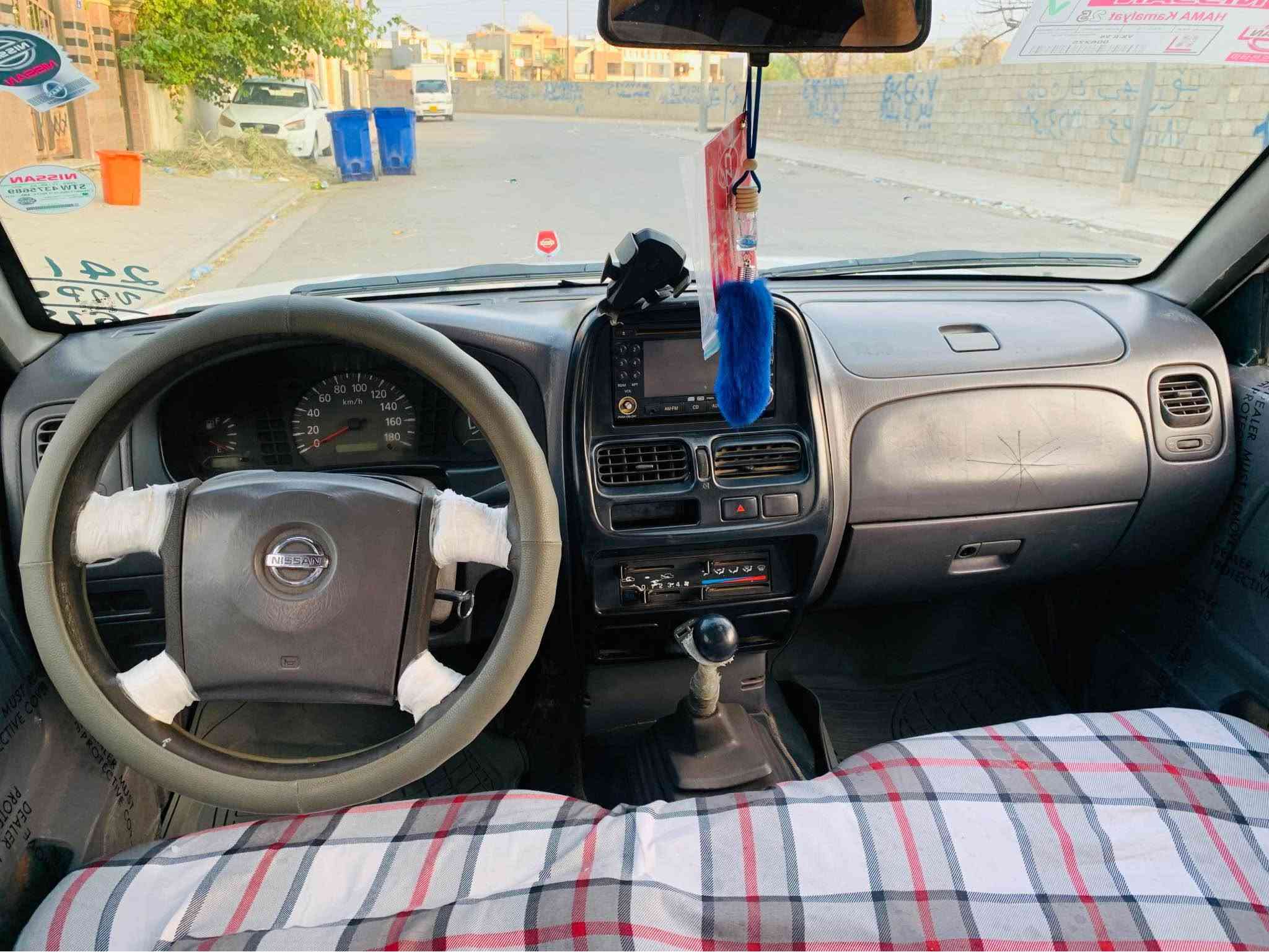 نيسان بيكاب • ٢٠٠١ • اوراق اربيل