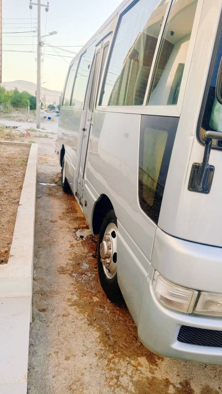 نیسان بانزین و غاز ٢٠٠٩ سلڤەر  گیر مەکینە ئەکسل تەبرید بە شەرت دەرگا کارەبا کوشن سیاحی  فلچە و هیتەر گەرمی پیشەوە  ٦ تایەی برچستۆن سەنەوی تازەیە جوابی نامەو کومینت نایە مەوە ***********
