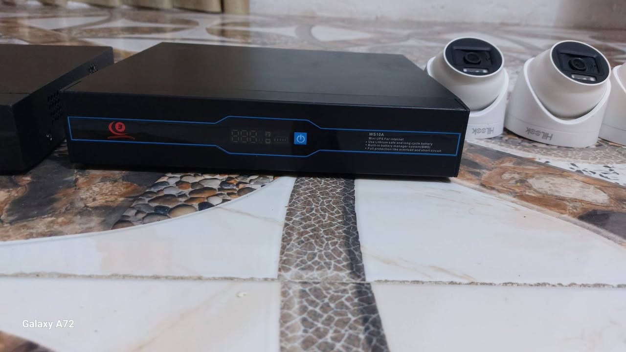 10كامرات للبيع معه DVR 16جديدات استخدام شهر فقط معه YBS  استفسار اتصال *********** (ميسان)
