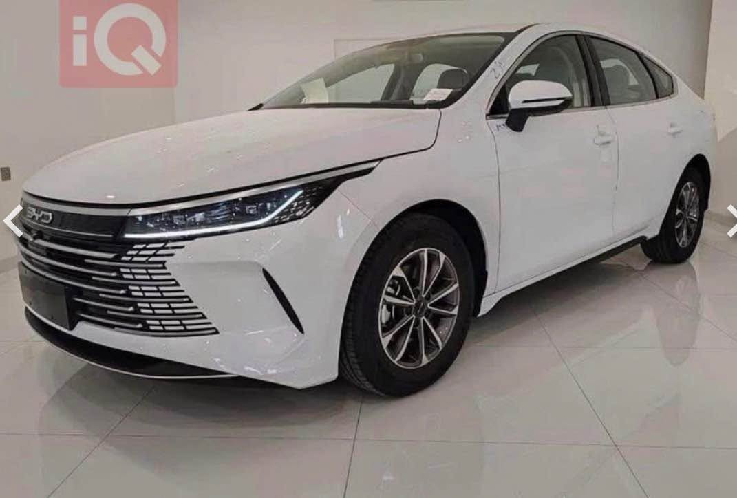 BYD DESTROYER 05 2025 
تەنها ١٠٠ کم رۆیشتووە سفرە یەک رۆژە رەقەمی شکایە ٨٩ رۆژ مەجالی رەقەم کردنی مایە نرخی 135 مەجالەکی زۆر کەم سبوغ تەنکە *********** أربيل, العراق
