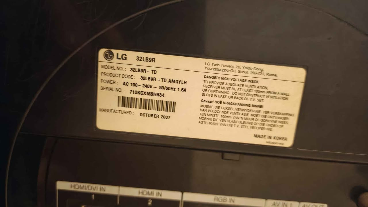 مارکە: LG (ئەسڵی)
​قەبارە: 32 ئینج
​مۆدێل: 32LB9R
​دۆخ: زۆر خاوێنە و هیچ کێشەیەکی تەکنیکی نییە
​کەلۆپەلەکان: ڕیمۆت کۆنتڕۆڵ + وایەری کارەبا + کەیبڵی بەستنەوە
​تایبەتمەندییەکان:
​ڕەنگ و ڕوونی شاشە زۆر باش و توندوتیژە
​خاوەنی دەرچەی جۆراوجۆرە وەک HDMI و RGB (دەکرێت وەک مۆنیتەری کۆمپیوتەریش بەکاربێت)
​زۆر گونجاوە بۆ ژووری میوان، ژووری نووستن، یان بۆ گەمەکردن (Gaming)
​نرخ: ٣٠ هەزار
شوێن: هەولێر ڕۆشنبیری
ژمارەی پەیوەندی:  ***********_***********

............ 

​الماركة: LG (أصلي)
​الحجم: 32 بوصة
​الموديل: 32LB9R
​الحالة: نظيف حيل وما بيه أي إشكال أو عطل
​الملحقات: ريموت كونترول + واير كهرباء + كيبلات التوصيل
​المواصفات:
​شاشة وضوحها ممتاز وألوانها حادة
​بيه منافذ هواية مثل HDMI و RGB (تقدر تستخدمه كـ شاشة كمبيوتر)
​يرهم حيل للغرفة، الصالة، أو للألعاب والستلايت
​السعر: 30 الاف
المكان: اربيل روشنبيري
رقم التواصل:  ***********_*********** أربيل, العراق
