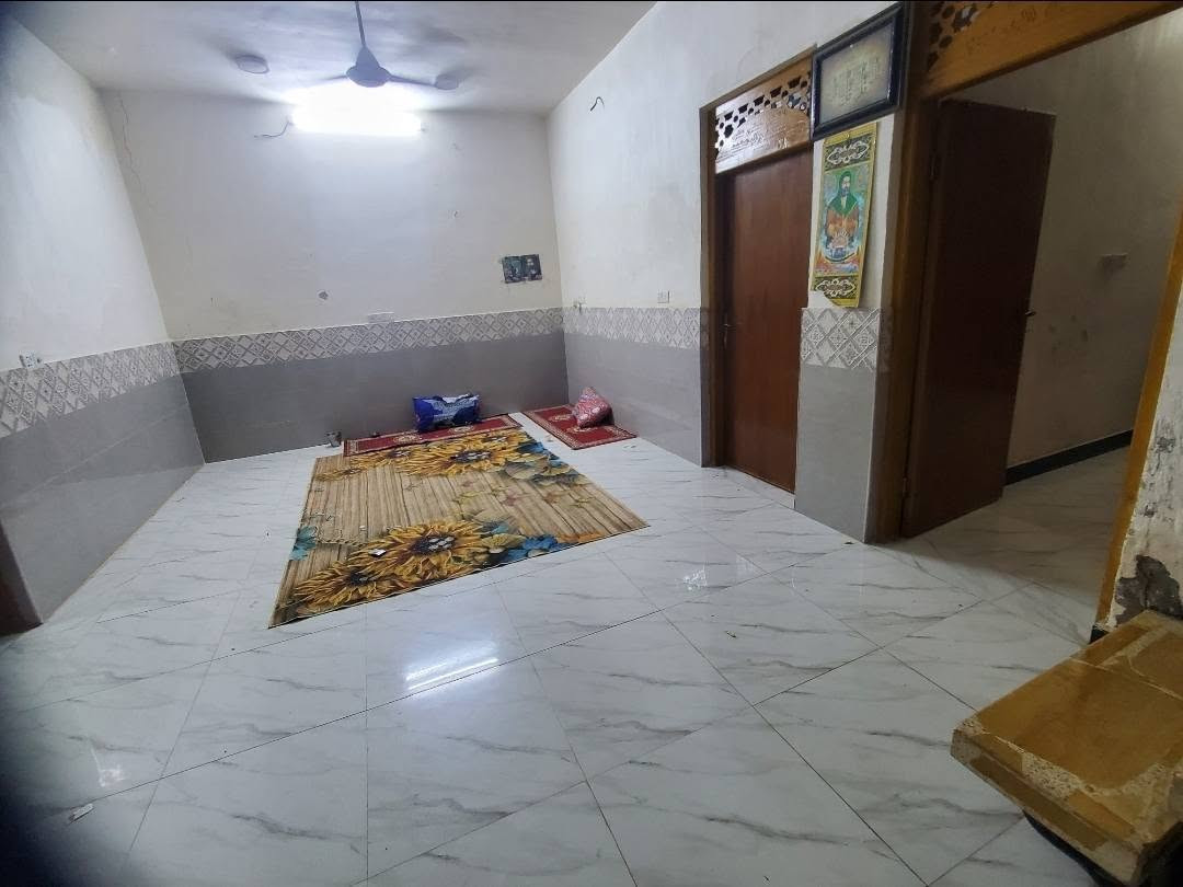 بيت للبيع طابو زراعي زراعي حي الجامعه مساحه 200م مشمول بالتطويب مرقم يحتوي على 2 غرف صالة مطبخ استقبال صحيات داخليه وخارج وكراج سياره مرتفع عن الشارع العنوان حي الجامعه نهاية شارع 20 للاستفسار اتصال ***********
