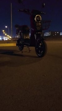 دراجه شحن للبيع r9 كلشي شغال بيهه بسعر 450وبييه مجال مكاني بسمايه 0777...
