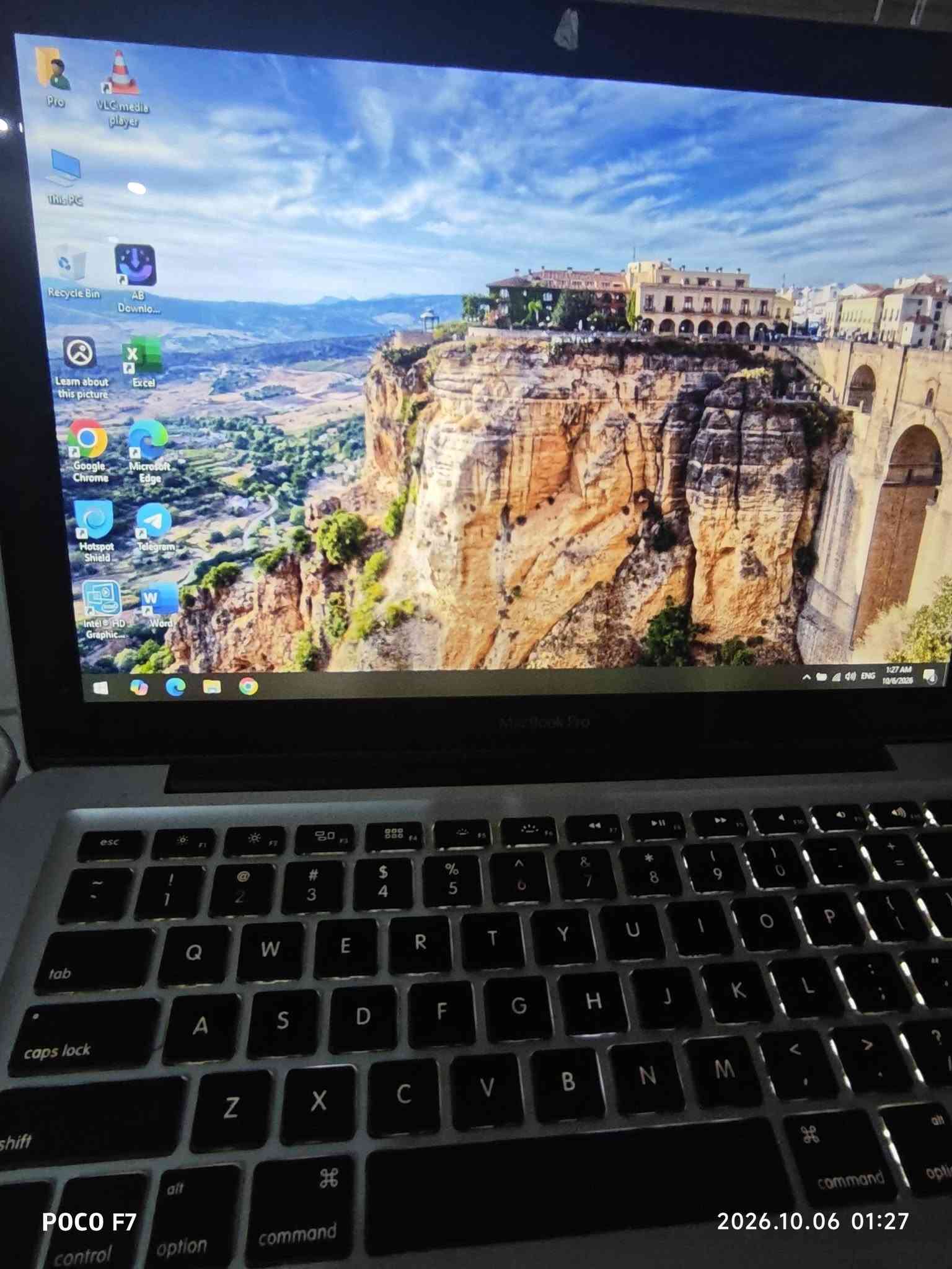 ماك بوك برو ٢٠١٢ • ٢٥٦ جيجابايت SSD • ٨ جيجابايت رام