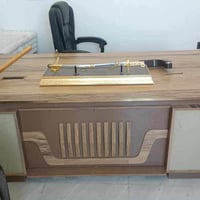 ميز مكتبي • كرسي مكتبي • فول نضافة