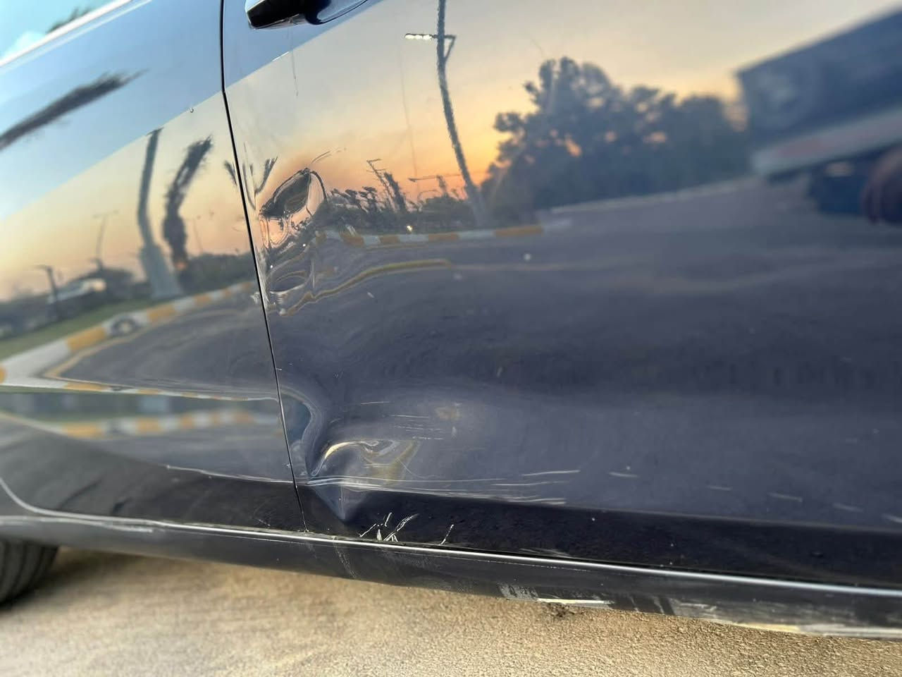 🚗 للبيع شيفروليه ماليبو LT2 موديل 2018 – 1500 توربو

سيارة نظيفة ومرتّبة، فئة LT2
مكينة 1.5 توربو اقتصادية وقوية بنفس الوقت eco
گير أوتوماتيك 6 سرعات
دفع أمامي 

🔧 المواصفات:
 • مكينة 4 سلندر 1.5 توربو
 • شاشة وسط مع Apple CarPlay و Android Auto
 • بلوتوث + USB
 • تشغيل عن بعد (ريموت ستارت)
 • بصمة تشغيل ودخول ذكي 
• كاميرا خلفية
 • حساسات خلفية
 • مثبت سرعة
 • زجاج كهرباء
 • تحكم من الستيرن
 • تبريد قطعتين 
 • نظام توازن وثبات
 • ABS + Traction Control
 • حساس ضغط الإطارات
 • شنطة كبيرة ومساحة داخلية مريحة
     .  فتحة سقف

*بيهة بعض الملاحظات البسيطه

📞 للاستفسار :***********

📍 العداد: 140,000كم
📍 السعر 110بيهة مجال للطيبين
