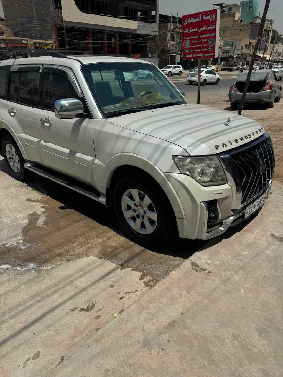 من رخصت اخويه لادمن بايجيرو حبتور مديل 2010 جاهزه تبريد 3 قطع بيه صبخ باب وجاملخ الايسر بدون دواخل مكان السياره حي اعلام شارع البداله السعر 120 وبيه مجال للطيبين واذا مراوس اهم اراوس وكلكم على راسي موبايل ***********
