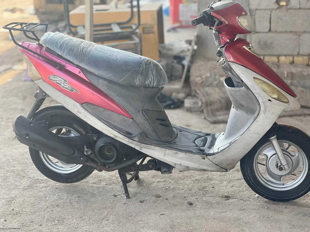 دراجه ماكس منغولي نكره هندر عوزها سلف مبدل بس ولفات سعر 600 وبيها مجال ***********
