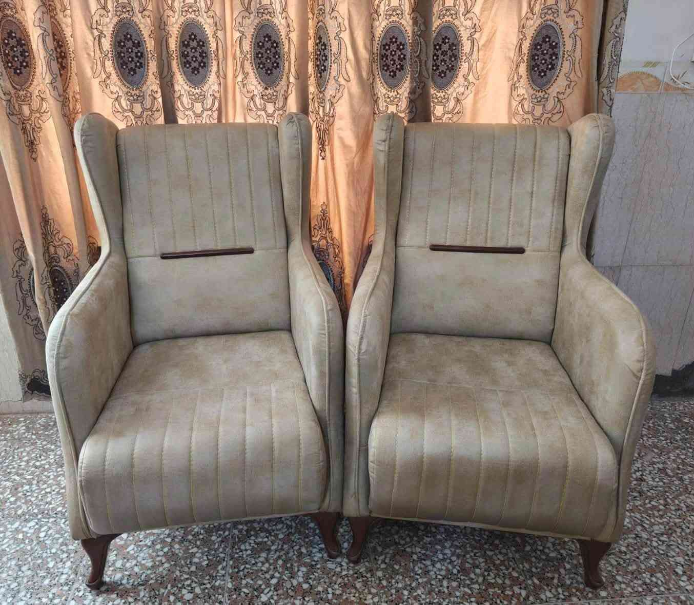 السلام عليكم تخم مستعمل اخو الجديده مع طاوله للبيع السعر 700وبيها مجال للي يشتري ***********
