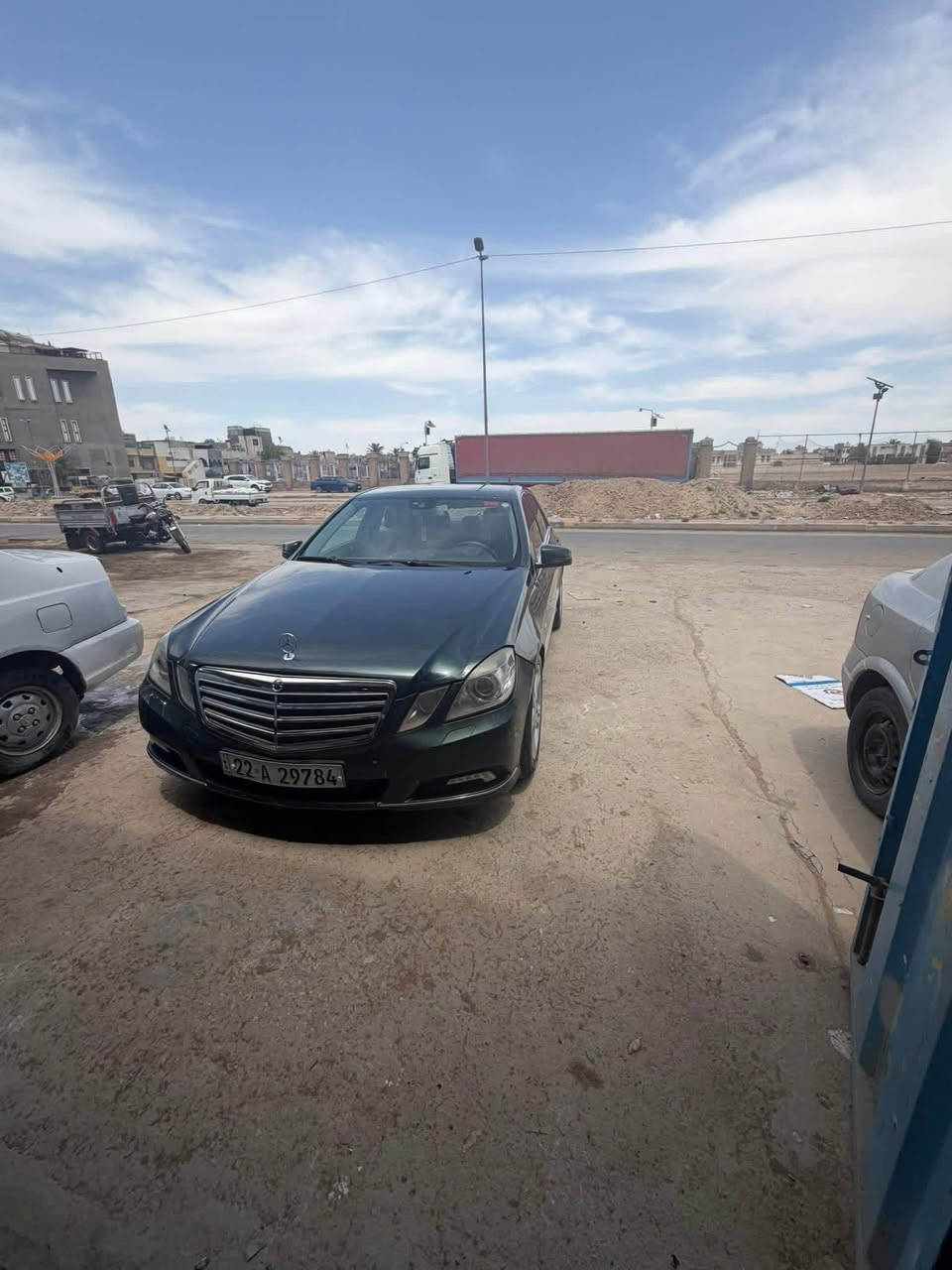 يالله السلام عليكم مارسيدس E350 موديل 2010 السيارة كلين بدون حادث بيهة فقط بخشم الجملغ صبغ اما الباقي كلة مكفول كفالة عامة عدة الدعاميات السيارة عليهة ادامة كاملة من كل النواحي السيارة حلوة وكاعدة مواصفاتهة نص فول كشنات تحكم لايت شادلها عدسات كلش قويات مكينة كير مكفول سيارة بيهة شغلة وحدة نقص اذرع مال صدر امامية اما باقي الحدادية كلهة كاملة السيارة احلى من صور 

السيارة معروضة ب 155 وبيهة مجال 
مكاني بغداد حي جميلة 
تريد تحول او وكالة ب خدمة
***********
