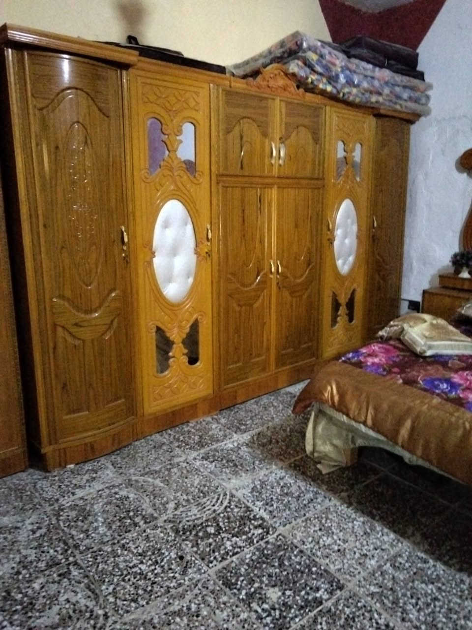 سلام عليكم غرفه نوم جديده سعر 800 بيه مجال مكان بغد ***********
