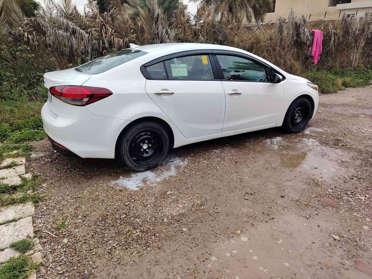 سلام عليكم 
فورتي مديل 2017 سياره ماشيه 69ميل حادثها باامريكا جاملغ وبنيد الجاملغ مبدل والبنيد راجع نفسه وباالعراق بيها باب وجاملغ صبغ بدون حادث القماره بيها بارد حك ربع ابيع احزام الاستفسار الاتصال على الرقم *********** السعر 96 ال مو شراي لايتصل

