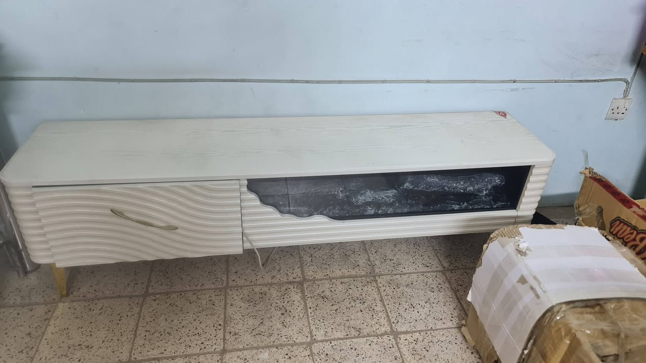 السلام عليكم أغراض للبيع 
السعر قيم بما يرضي الله وبالعافية 
المكان بغداد كمب ساره قرب مسبح نادي المشرق للتواصل واتس اب او ***********
ما عده الكوميدي سعره ١١٠ الف 
وهيكل الحديد يصلح مخزن او قفص لطيور
