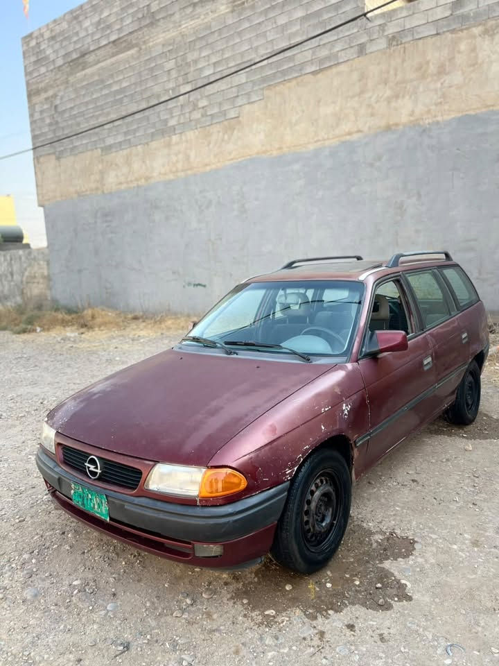 اوبل استرا موديل 93 محرك دوش قطاره بانزين كير تواير  باتري جديد بشرط كهربائيات كلها شغال تراي وين ما يعجبك سنويه خضرا كاربون بانزين ورقي قديم صاحبه الشرعي موجود بس عليه حجز اموال السعر 20 او بيها مجال ***********

