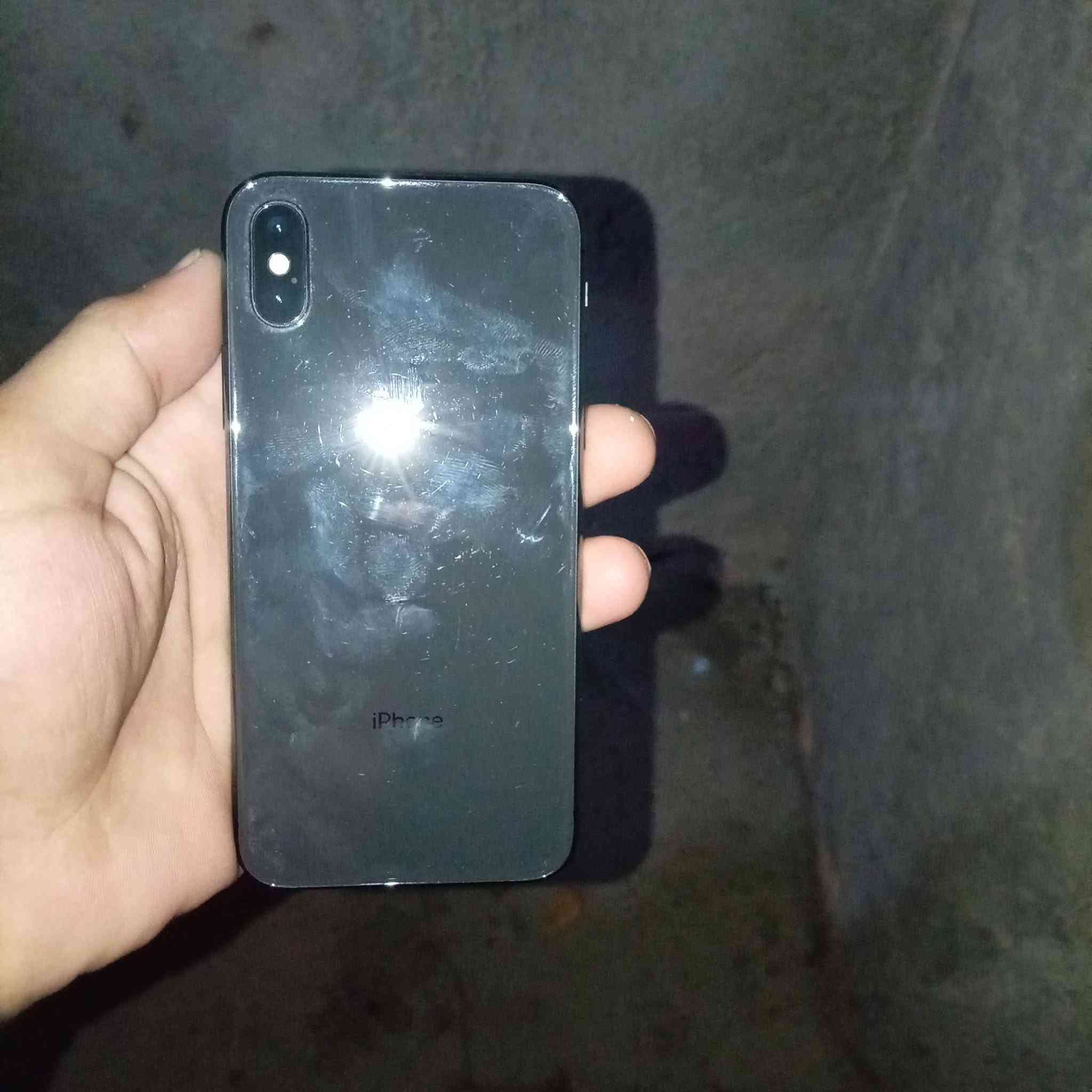 ايفون X • بطارية ١٠٠٪ • فيس ايدي معطل