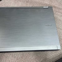 لابتوب للبيع نضيف مستخدم شي قليل بس البطاريه يحتاجله تبديل مشسيه الحاس...