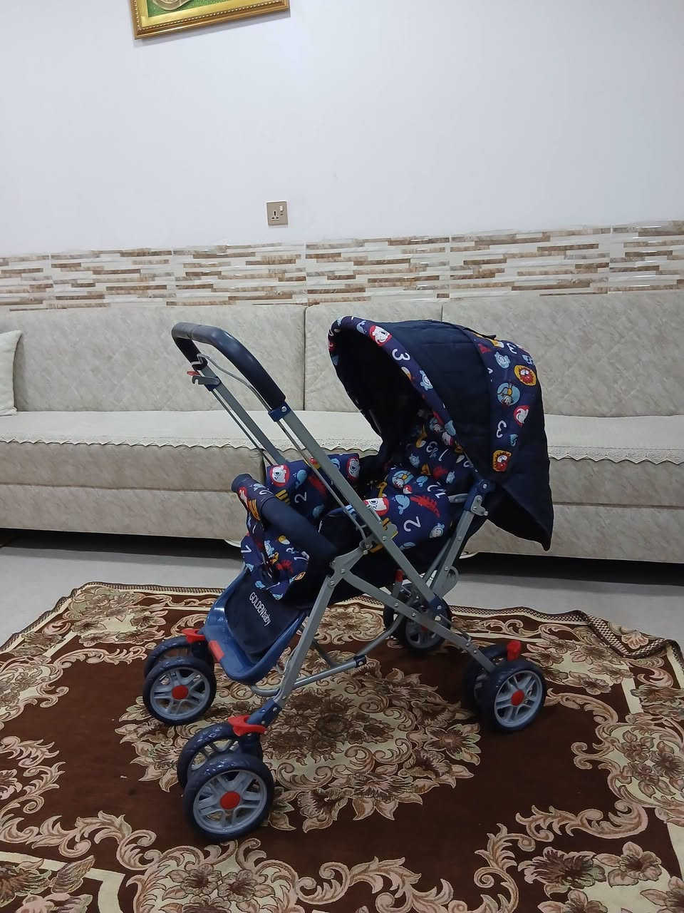 عربة أطفال • جديدة • قابلة للطي