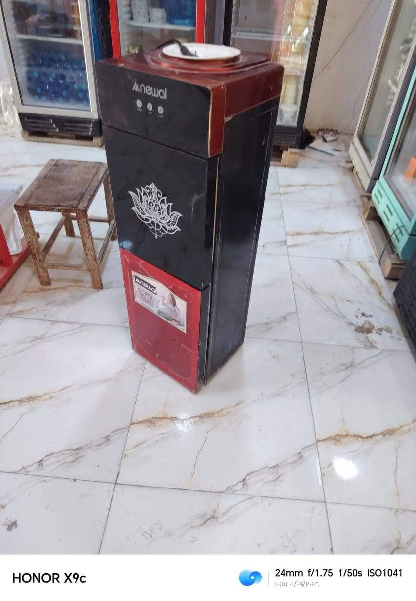 براد ماء مسعمل قليل مكاني بل حر سعر لبراد قفل (75الف)***********
