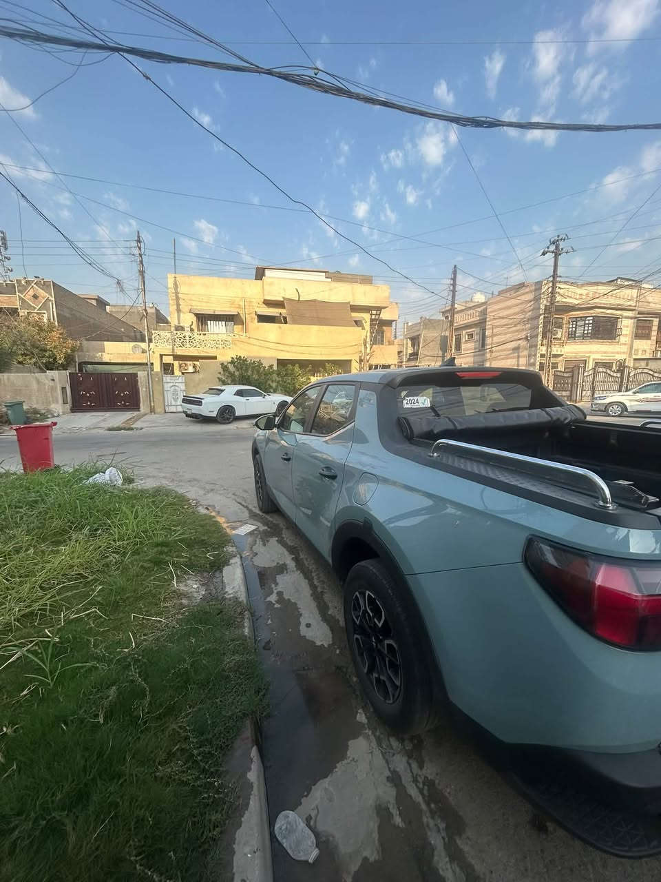 سلام عليكم سنتا كروز
موديل 24
حادث طرف جاملغ وبنيد 
فور ويل 
فول عدا الفتحه 
لون مميز بحري
تحويل ثاني يوم 
سياره فول مواصفات وسيارة دخول جديد 
السعر /205وبيها مجال مكاني بغداد السيدية 

+964 771 060 0205
