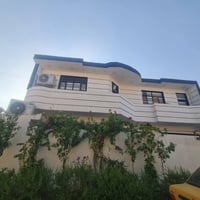 بيت للبيع • ٢٠٠م • ٦ غرف