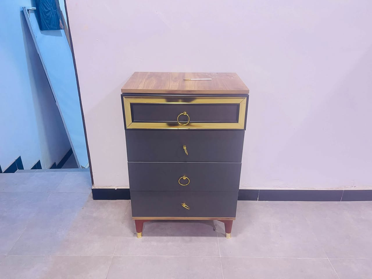 ‏سلام عليكم غرفة للبيع مكان بصره سعر 950 غرفة ما مستخدمة صاير لي أيام شدي تها***********

