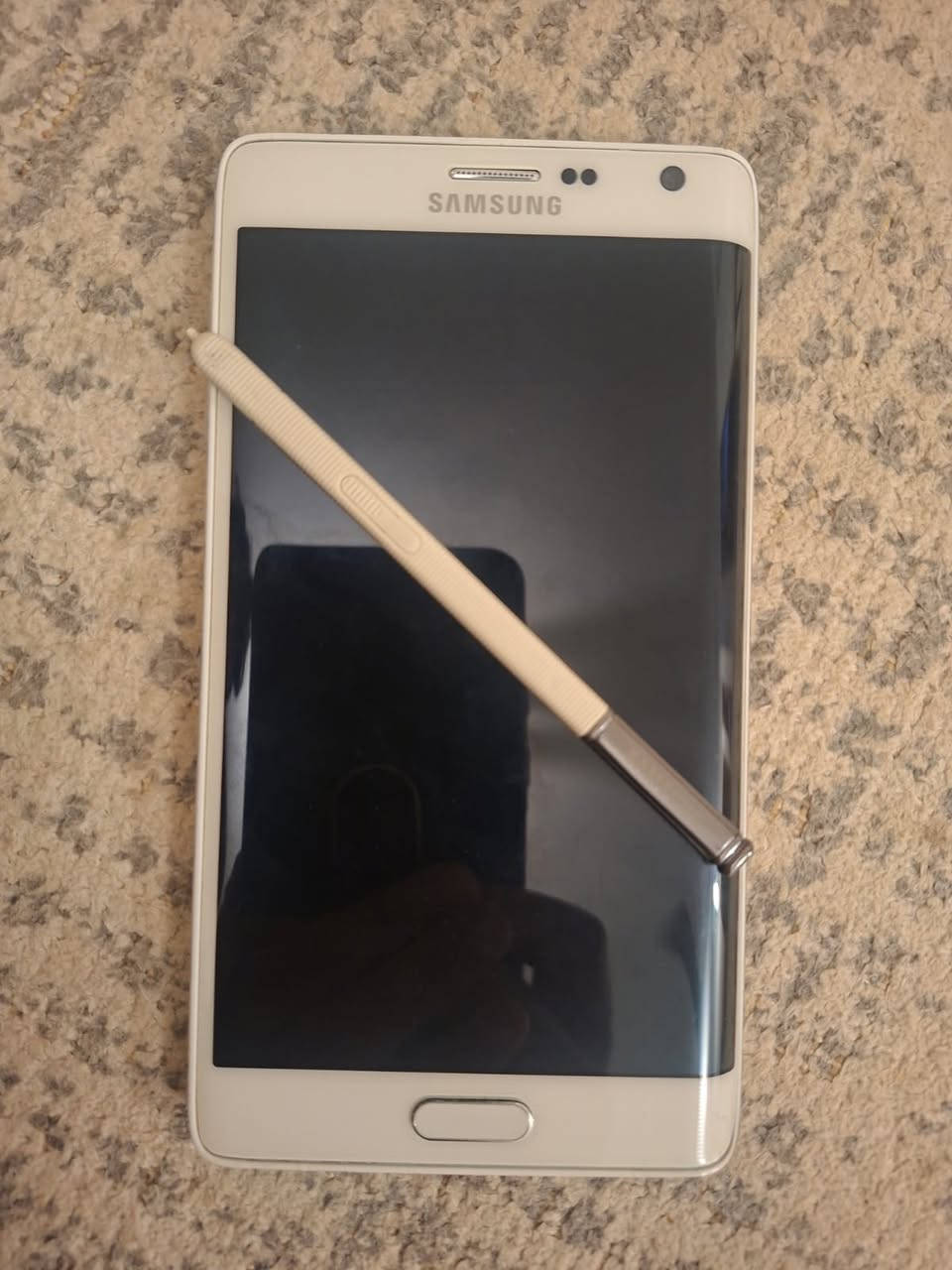 سلام عليكم

Galaxy Note Edge

نظيف ما بيه اي عيب ولا مفتوح

سعر قيم وانطي سعر

للاستفسار ***********
