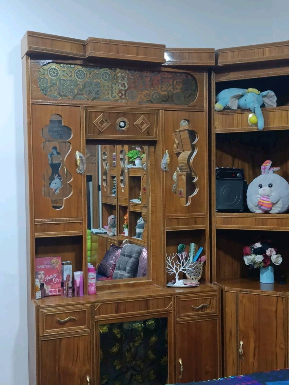 سلام عليكم غرفه للبيع صاج عراقي ست ابواب ابو ملحق والغرفه نضيفه والعنوان الرمادي 
السعر 800
الرقم ***********