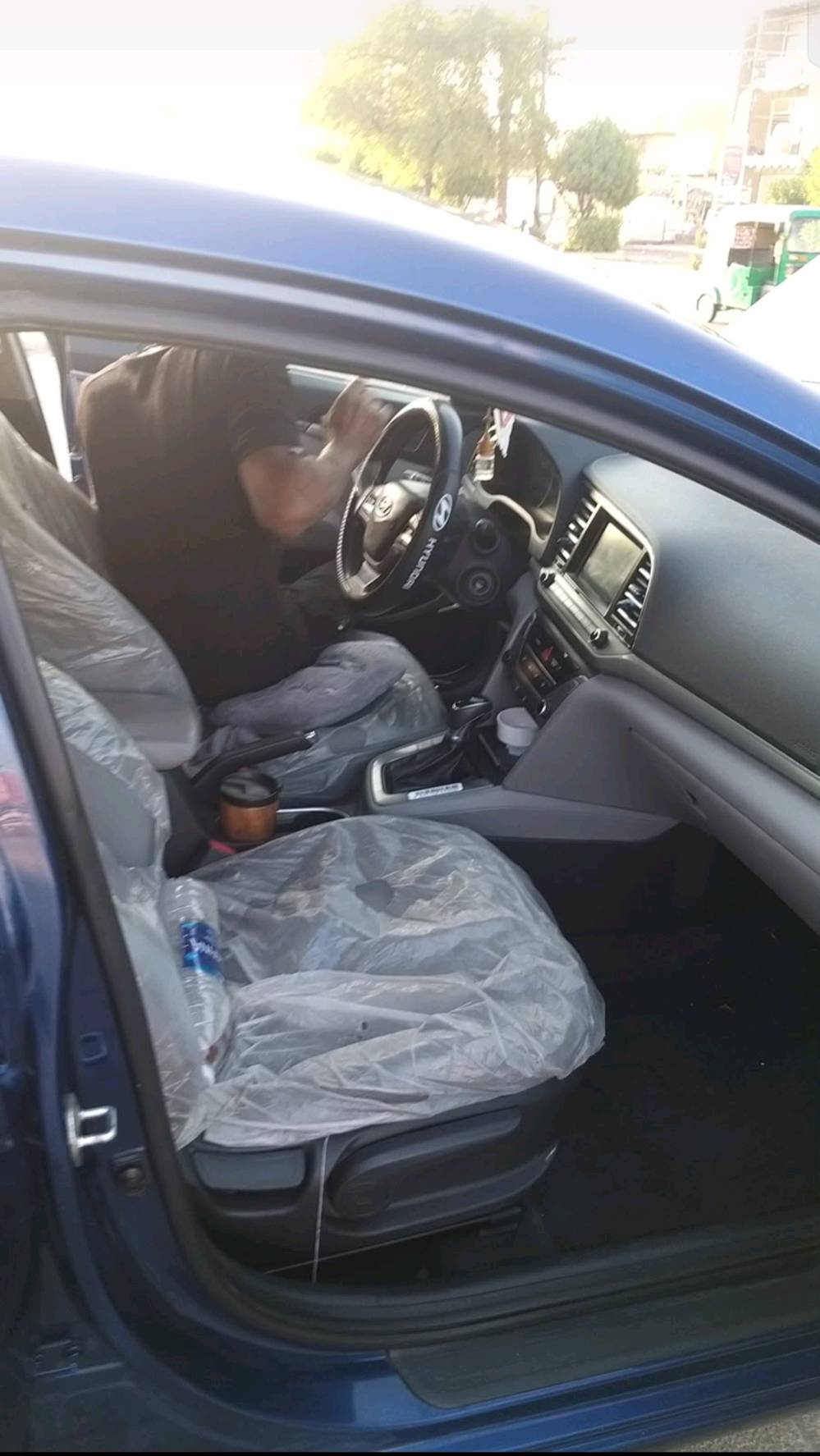 النترا ١٧ امريكي 
محرك دوش ٢٠٠٠
حادث امامي ٠ بنيد تبديل جاملغات تصليح ليبل واحد عدا البنيد 
تبريد ٠ تخم تايرات ٠ ثلاث انضمه 
المسافه ١١٥ الف 
محرك مفتوح 
حالوب قليل 
سنويه ساقطه بسمي 
السعر ١٠٥. وقابل للتفاوض