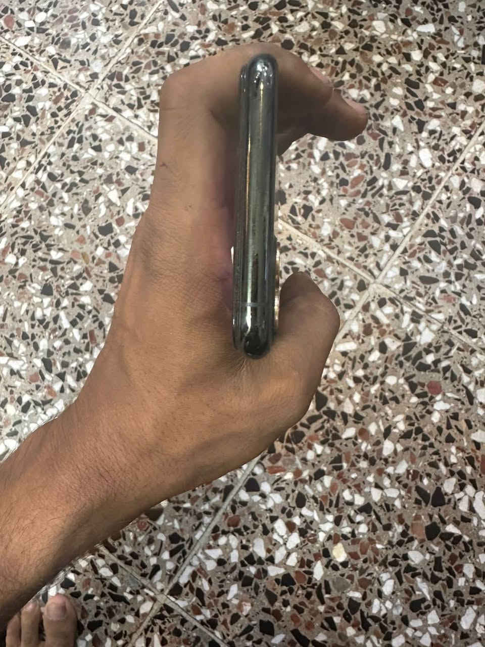 السلام عليكم ايفون ١١برو ماكس ذاكره ٥١٢ كله شغال فيس ايدي نت كامرات جهاز مبدل بطاريه فه شحن انسه وعندك الساسه مكسور الكلاسه اني كلك شاسه  بس مامثره فطور بس جهاز باقي كله شغال فقط هذن بي سعره ٢٨٠ وبي مجال مكاني بغداد رقمي واتساب فقط *********** عل خط ***********
