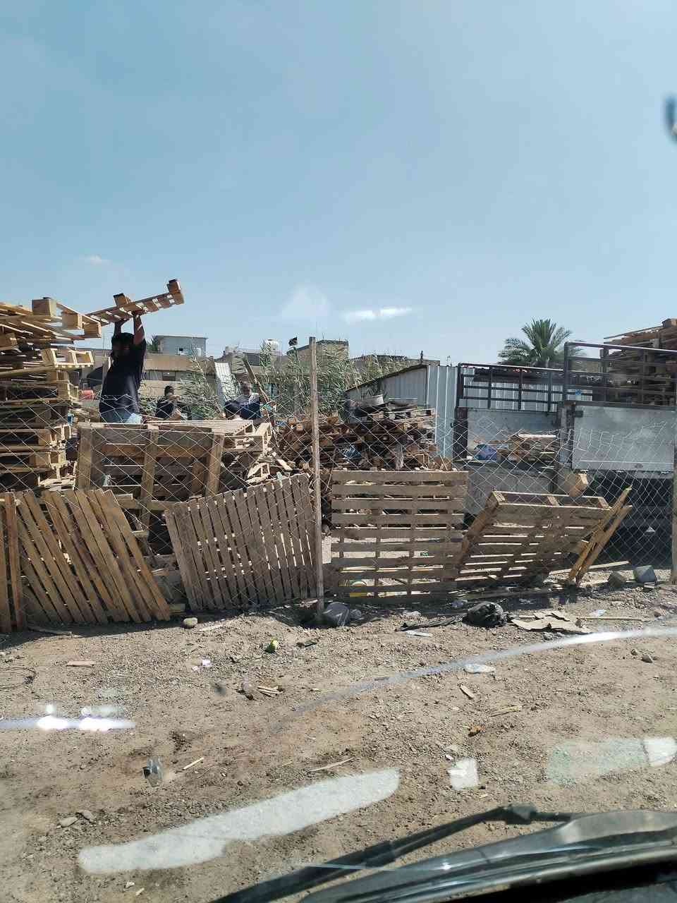 سكيب خشب قياس 80/120 كمية كبيرة بي نظيف وبي تصليح ابيع شلع على 2500 نظيف وتصليح بيهن 500 قطعه *********** بغداد البياع حي الجهاد

