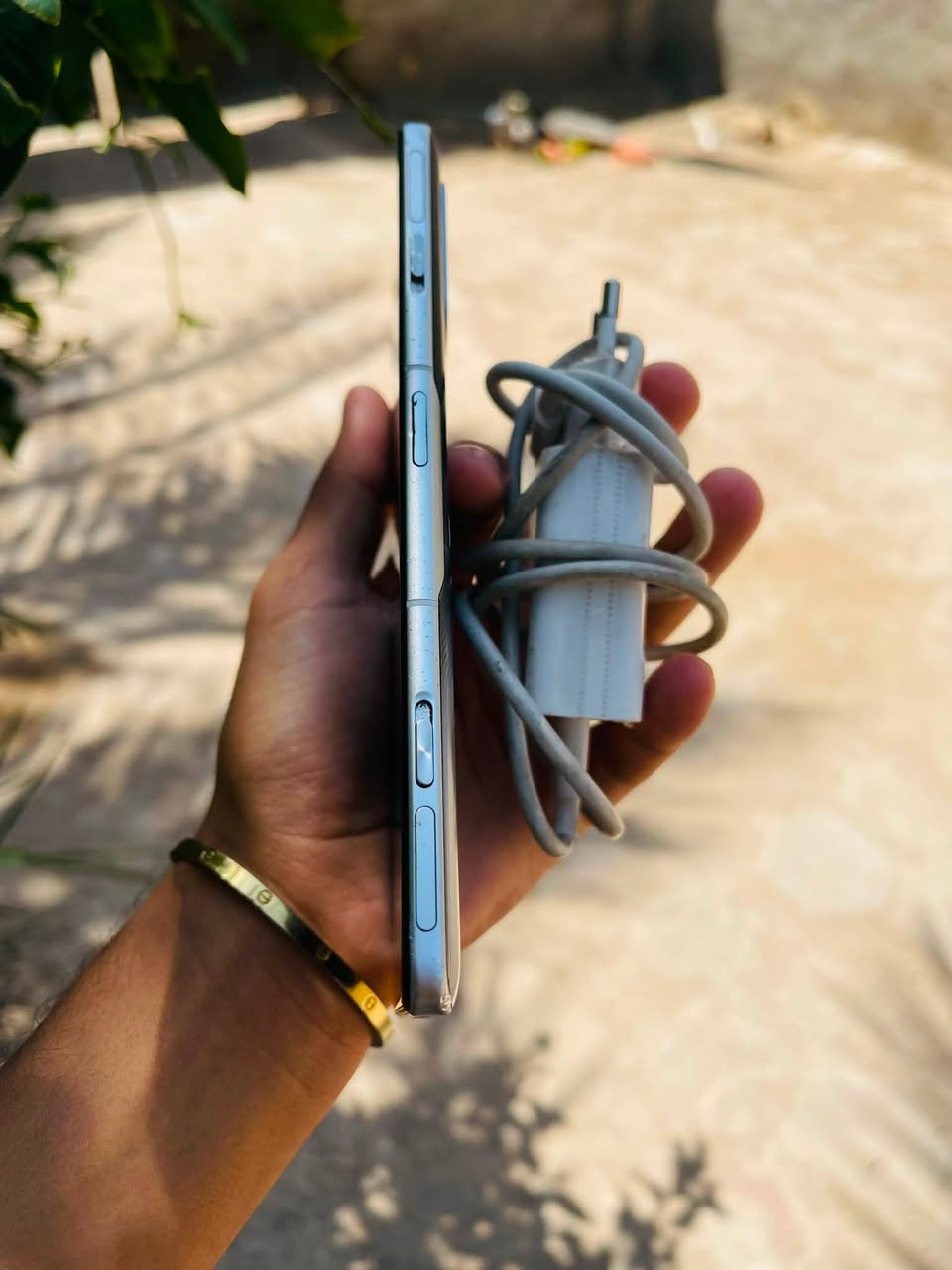 ريدمي k40 نضيف بس ضهره مفطور ذاكره 128  يحتوي ع شفتات للعاب ما مبدل بي شي لسعر 130 بي مجال  

*********** وتساب

