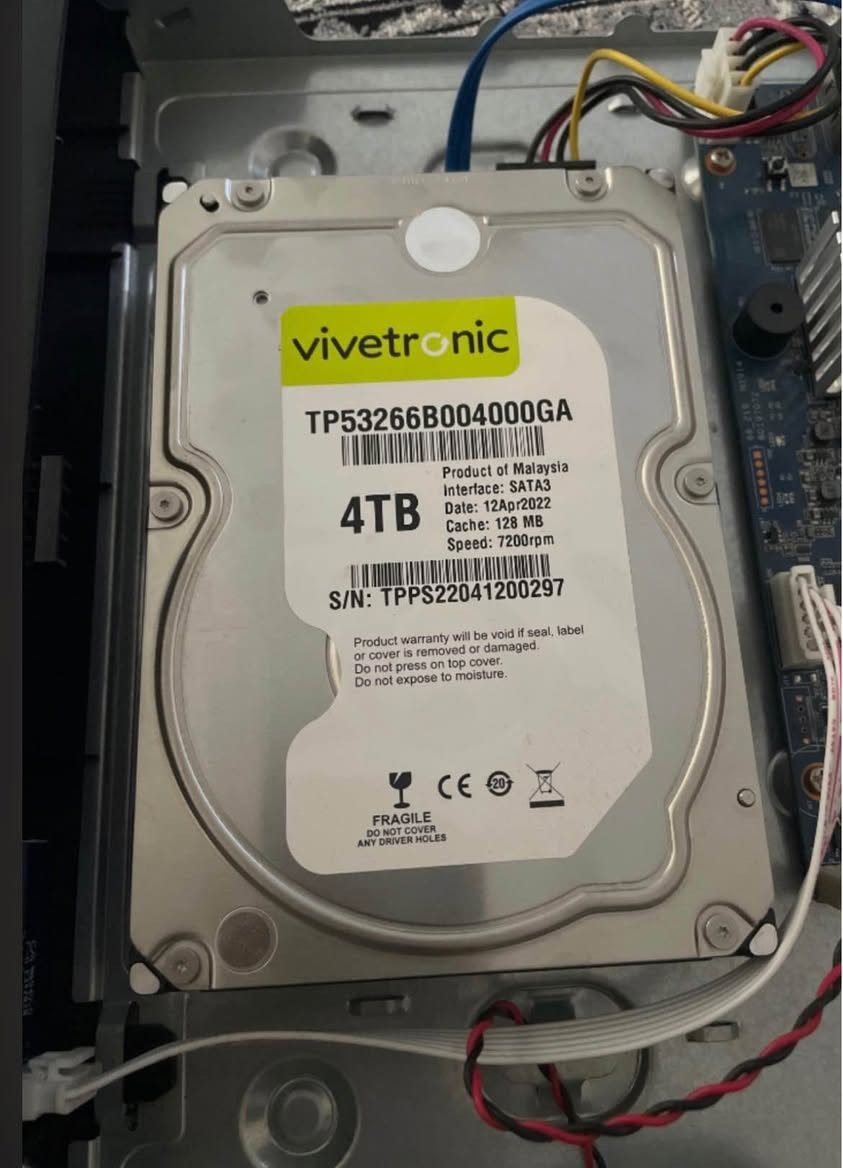 سلاو ئه م جيهازى كاميراى داهوايه بو فروشتن له گه ل هاردێكى 4TB اصلى *********** أربيل, العراق
