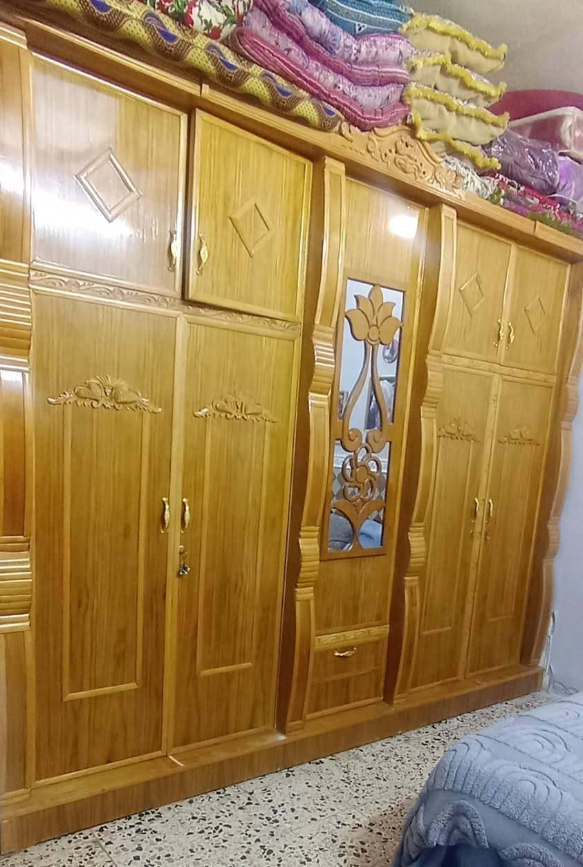 كنتور 5 باب  تزكام داخل وخارج مقسم كل خانا واحدها نضيف كلش زان 5 ملم ب600 بي مجال
