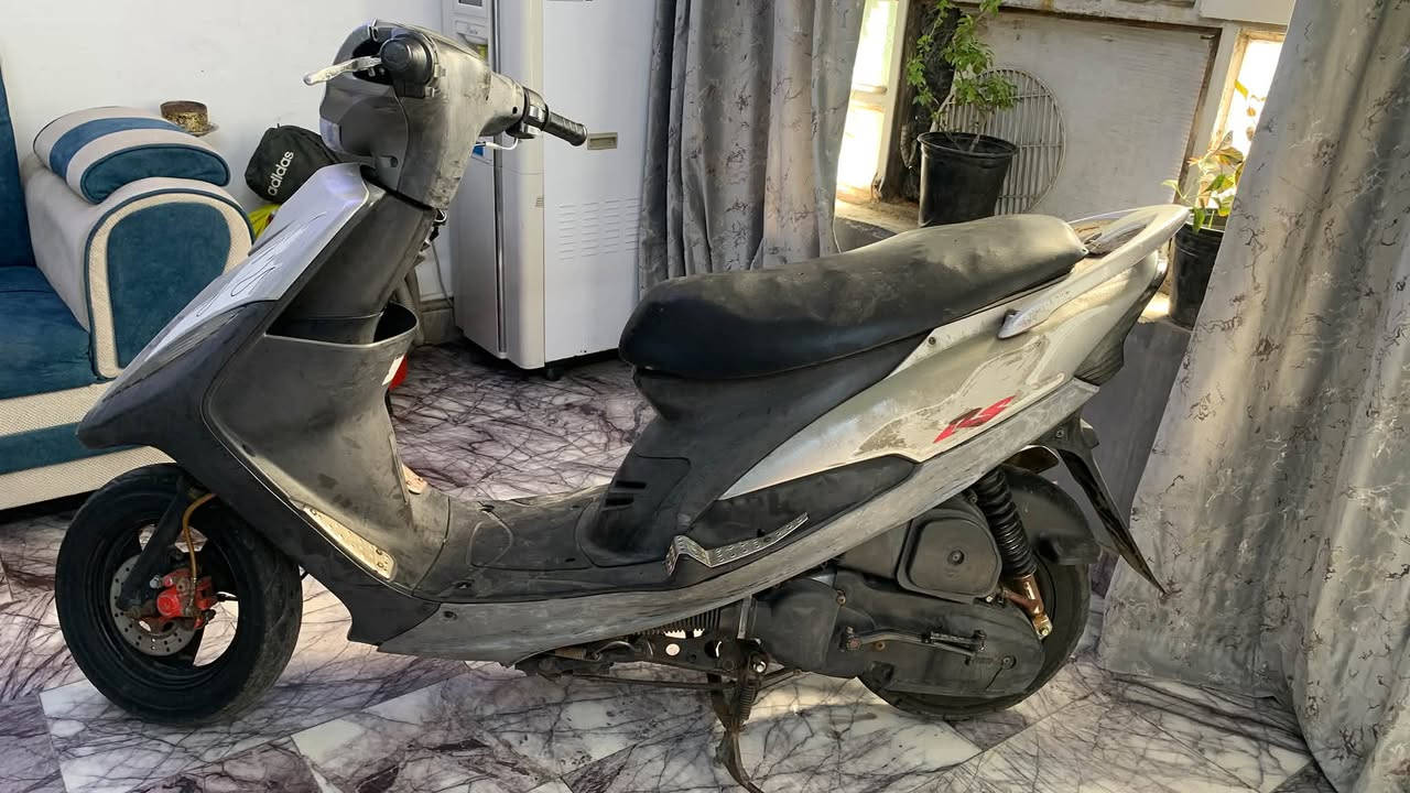 سلام عليكم دراجه ماكس عدله للبيع  شرط فحص مكينه اذا مو رزنه لاتاخذها بيع مستعجل لان اريد اخذ سياره مكاني بغداد السعر 625 تجي تفحص وتاخذ وهذا رقمي ***********
