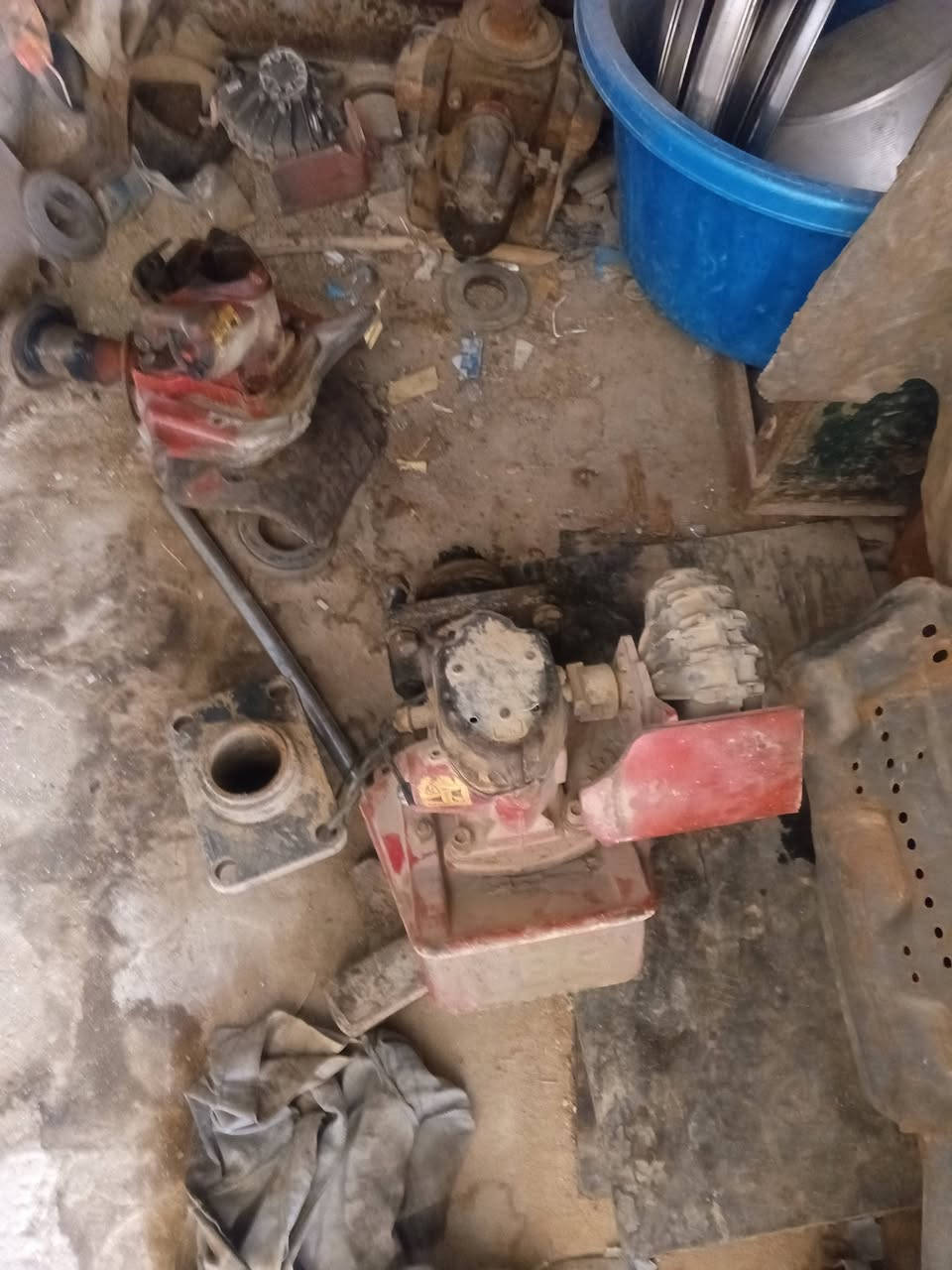 قطع غيار • للتواصل • تفاصيل ناقصة