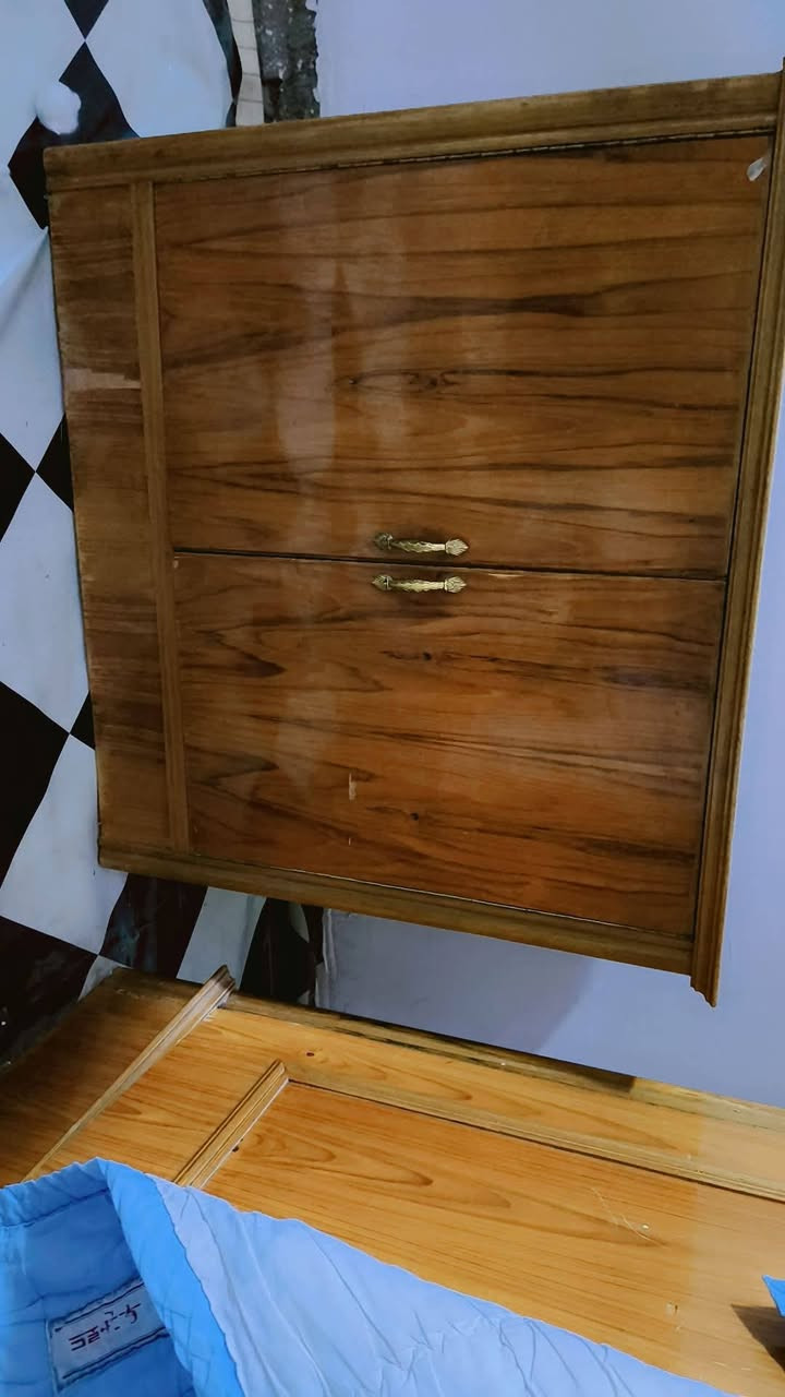 سلام عليكم 
جربايه +فوفيه
ميز بابين
كنتور بابين
جربايه أم نفر
***********
