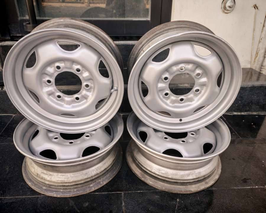 سڵاوی خواتان لێبت
ویلی نیسان  پیکاب  15

ویـلـە کـان بێ عیب بە شرتی بڵانص

90هـەزار مەعـمــلیـکــی کـەم

شوێن چەمچەماڵ

***********
