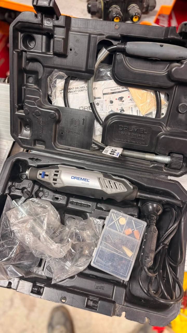 للبيع
فرطونة دريميل 
حجم 4200
كهرباء 220
كاملة ملحقات مع قمجي
جديدة
عنواني كرادة للاستفسار خاص او واتساب
***********
