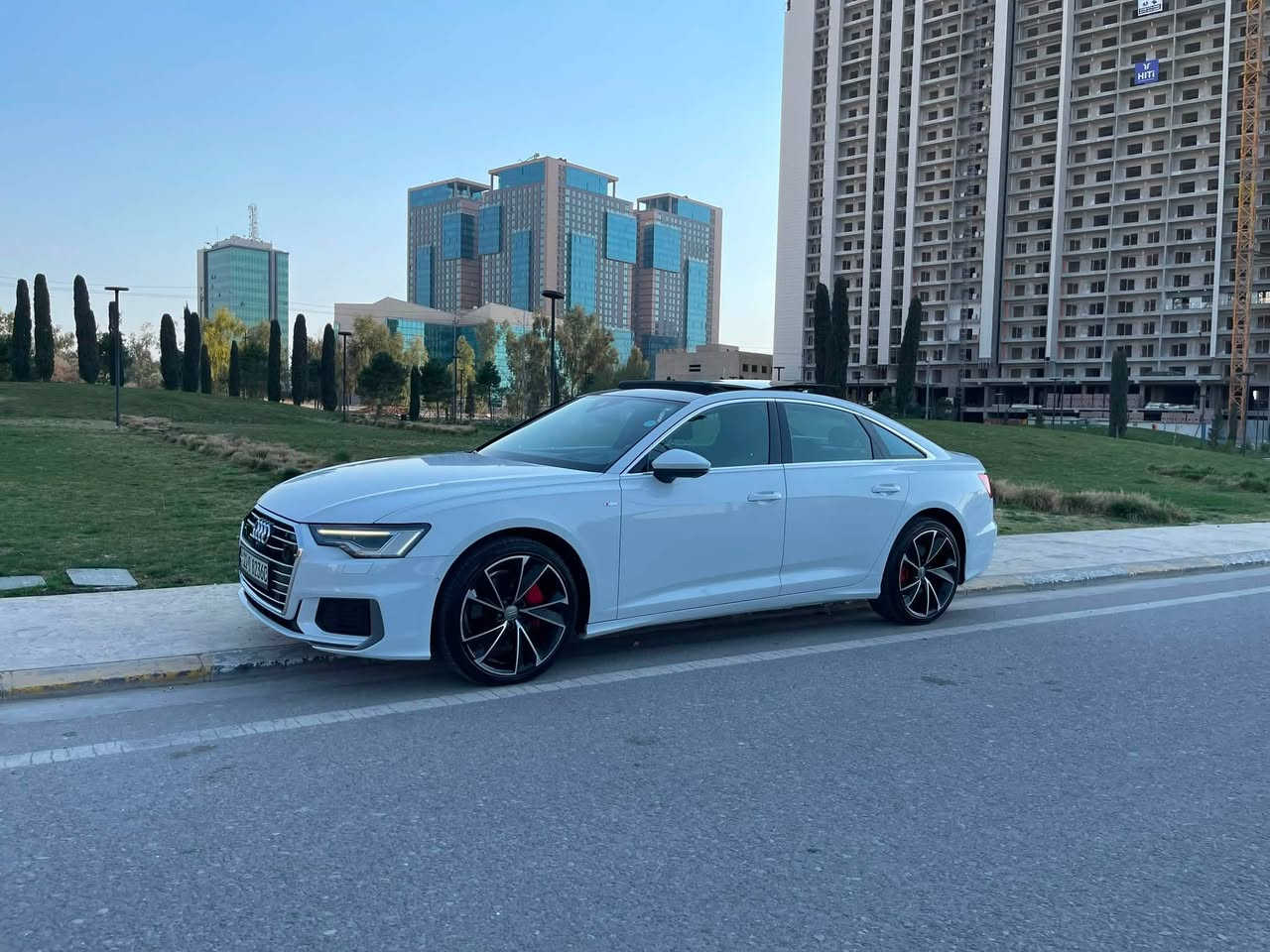 Audi A6 s-line Quattro 2021
سياره ٤ بستن ٢٠ توربو المرغوب
قوة حصانية ٢٨٦  
          سياره مواصفات فول الفول ١/١   
رادارات ٣٦٠ درجه
كاميرا ٣٦٠ درجه 
حساسات ٣٦٠ درجه
عرض المعلومات على الزجاج امامي
التحكم  على المنحدرات
مراقبة نقطة العمياء
نظام فرمله الطوارئ
التحكم التقائي في درجة الحرارة
تدفئة مقود القياده
مقاعد خزن ميموري (تبريد و تتفيه)
٣٢ انارة داخليه 
صندوق كهربائي 
دخول ٤ ابواب ذكي
 سياره ما تنعاد مواصفاته 
سياره ماشيه ٣٣ الف كم 
سياره بعدها على وضع الشركة بدون دينار مصرف و افحص وين متريد 
سياره مكفوله من الدعاميه الى دعامية و ضمان انتربول 
السعر $31500 ومجال للشرايه     ***********   واتساب+فايبر
