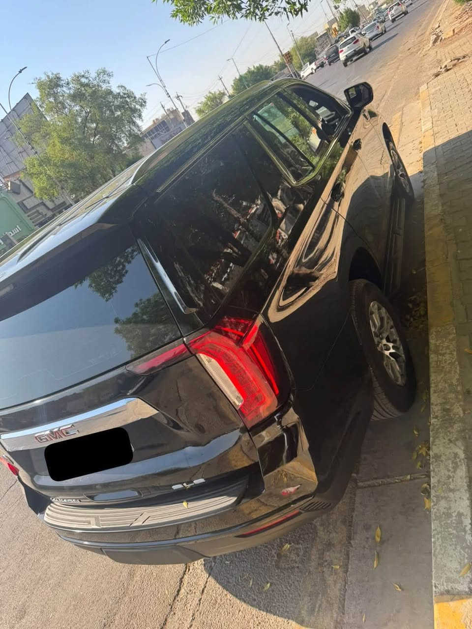 للبيع 
يوكن فئة SLE 2024 كلش جديده و سيرفسها كامل بالشركة سياره ماشيه 63000KM حقيقي شرط الفحص سياره بيها PDR على كد شبر بالصندوك باقي السياره كفاله عامه من الشخط و الرصعة مسويلها سيرفس كامل بالشركة طبعآ السياره بعدها بالضمان ما فاتح بيها برغي خارج الشركة ادامه كامله محرك كير مكفول من الفتح و التبديل و من كلشي تخم تاير جواها اخذته قبل فتره من الشركة اصلي و بي ضمان و كل الفواتير تثبت 
مواصفات السياره
بصمة تشغيل و 4 ابواب بصمة و تشغيل عن بعد 
شاشة كبيره 
عداد دجتل 
كشنات كهرباء 
حساس امامي خلفي 
رادار امامي تحديد مسار 
رادار جانبي نقاط عمياء 
رادار خلفي فرمله ذاتيه 
فور ويل 
محرك 8 سلندر 5300 المرغوب 
لايت و بك لايت LED
صندوك كهرباء 
سياره كلش نظيفه و ما ابيع السياره شرط تاخذها سونار و تقتنع يله سياره رقم بغداد بسمي فحص و هزه وسنوية كله جديد و تحويلك بنفس اليوم سعر السياره 46500$ بيها مجال للشراي الجاد اما الموشراي لا يتصل ولا يعلق ولا يراسل اترجاكم بس الشراي يتواصل للاستفسار الأتصال على الارقام ***********
*********** متوفر واتساب 
تحياتي للجميع

