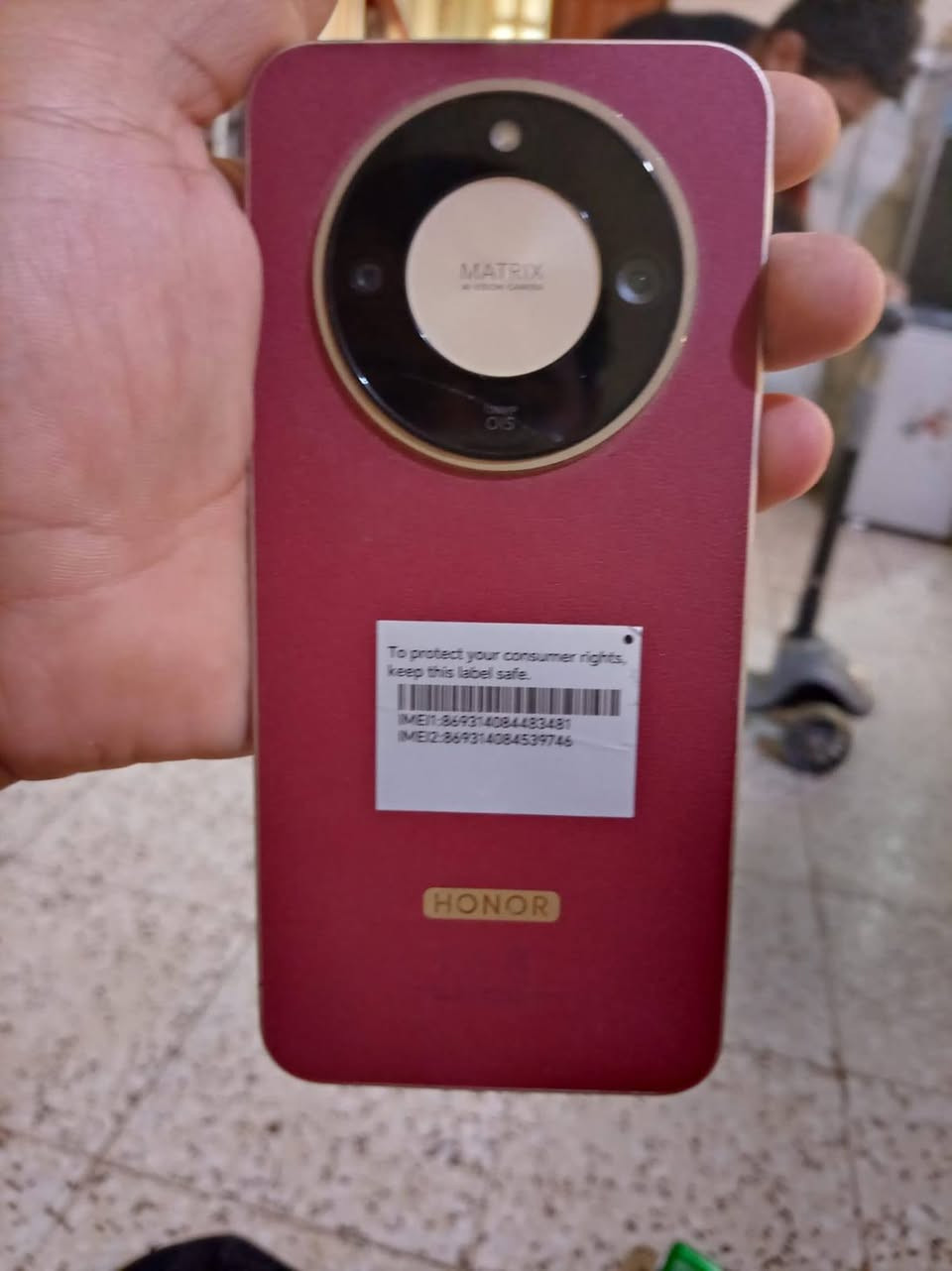 ذاكره 256 عسوائيه 12
فقط قاعده سيم كارت ضايعه الي صير بيه سيم كارت  وشغل بصيط بلكامره الاماميه سعره ٤١٠  ***********
