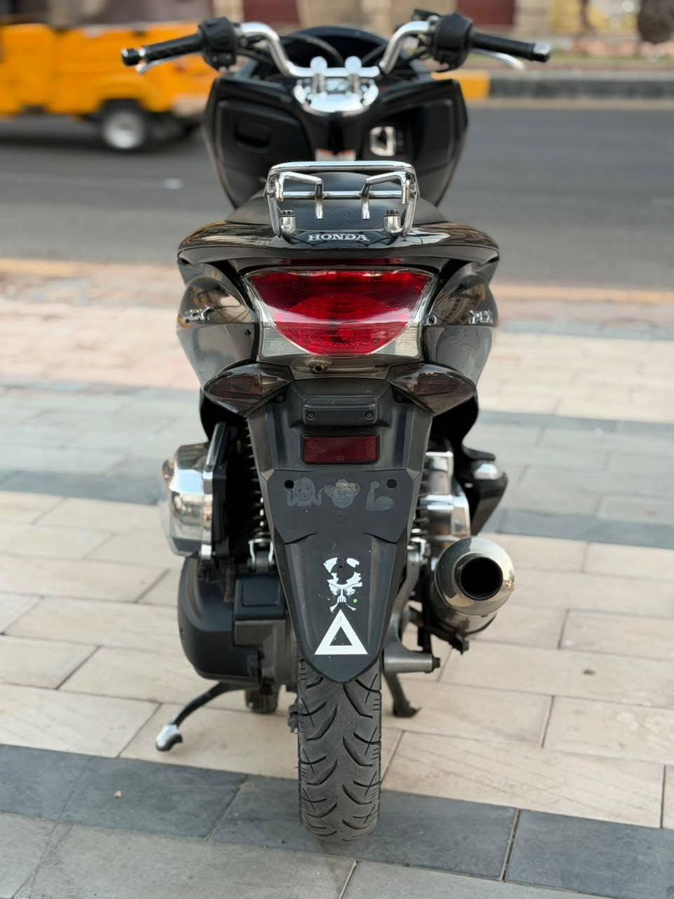 سلام عليكم....
دراجة (PSX)...(جيل الاول)  
🛵للبيع  ماشيه 28الف حقيقي مامتعوبه
دراجة شلعه معدل كهربائيات كلهه شغاله 
دراجة جديده  بلادية
أي نقص مابيهة دراجه مكفوله كفاله عامه بشرط علفحص اذا برغي مفتوح ترجع دراجة مال جناي 
جيب فيتر وتعال افحص مستعجل على بيعتهه السعر مليون و250
العنوان بغداد  الكرخ  الاستفسار الاتصال على الرقم 📞***********

