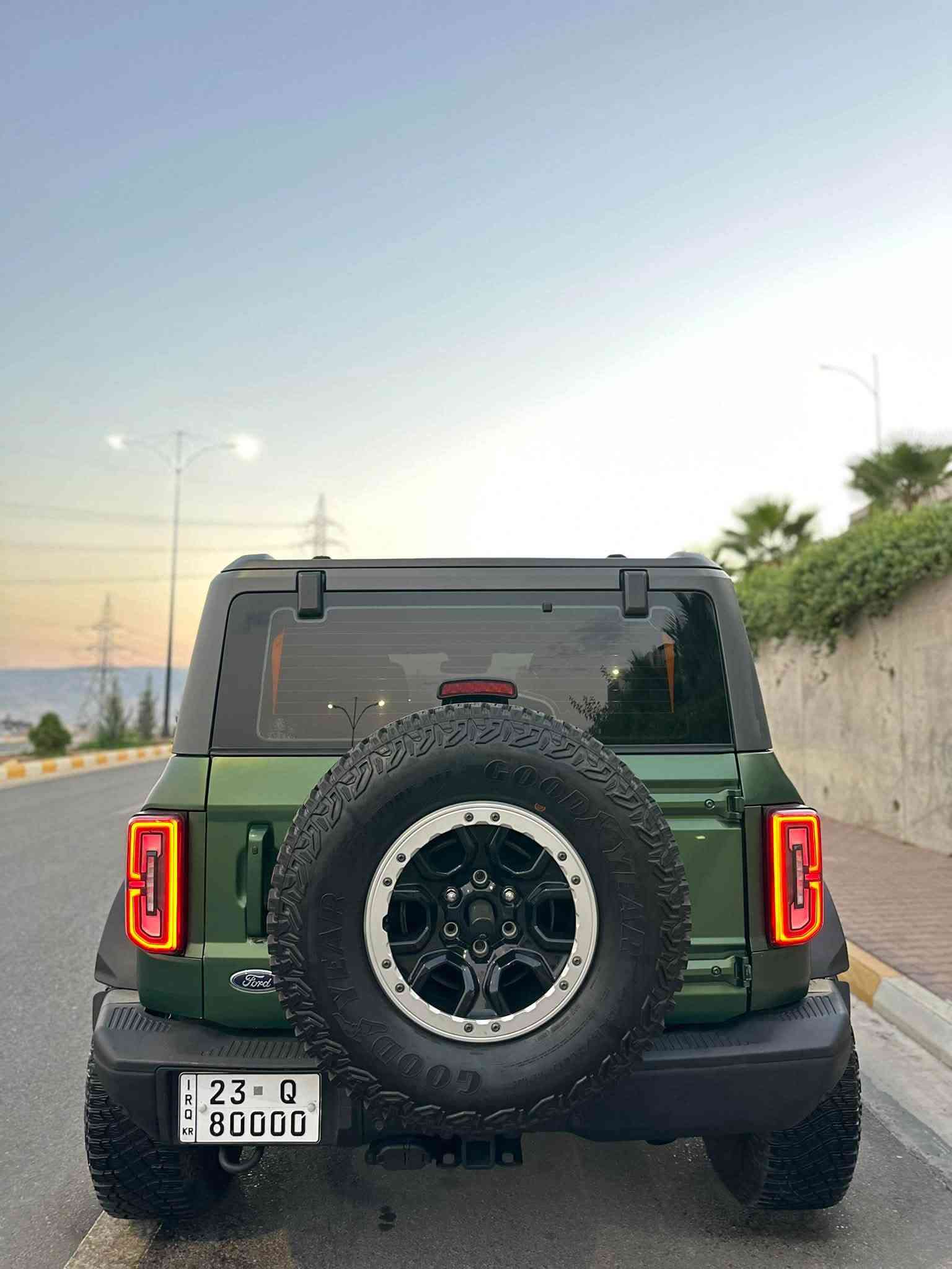 سلام عليكم 

فورد برونگو 2022 Wild trak🇺🇸🇺🇸

السيارة بيهة قبغ صندوق صبغ فقط بدون تبديل بدون ايرباك 

مكان السيارة سليمانية 

محرك 6 سلندر توربو چارج 

مواصفات wild trak
شاشة جبيرة 
كامرات ٣٦٠ درجة 
رادار ٣٦٠ درجة 
شحن وايرليس 
اطفاء ذاتي 
حساس امامي و خلفي 
5 دكم السيارة 
شاشة اندرويد 
كشنات جلد 
كشنات كارباء جهتين 
كشنات هيتر 
استيرن هيتر 
بصمة ابواب 5
تشغيل عن بعد 
گيج الكتروني 
نضام AUX
دعامية امامي حديد رابتر 
بلاجيكتور رابتر 
دبلات foox
لوييات رابتر 
فندرات عريض 
لايتات ليد 
بگلايت ليد 
فور ويل 4*4
سقف متحرك 
داخل جلد لونين كلش مميز 
ماشية ٦٥ ميل فقط 

السيارة مغلفه PPF طافي ضمان ١٠ سنوات 
بيهة كتاب تضليل 80% 
السيارة مصروفة علي كلش اهواي و بلواقع احلي 
كير و مكينة كله ابشرط بدون اي خلل 

سعرة ٣٧٠$ بي مجال 

رقمي *********** 

السيارة بسمي ابشرط تحويل او وكالة
