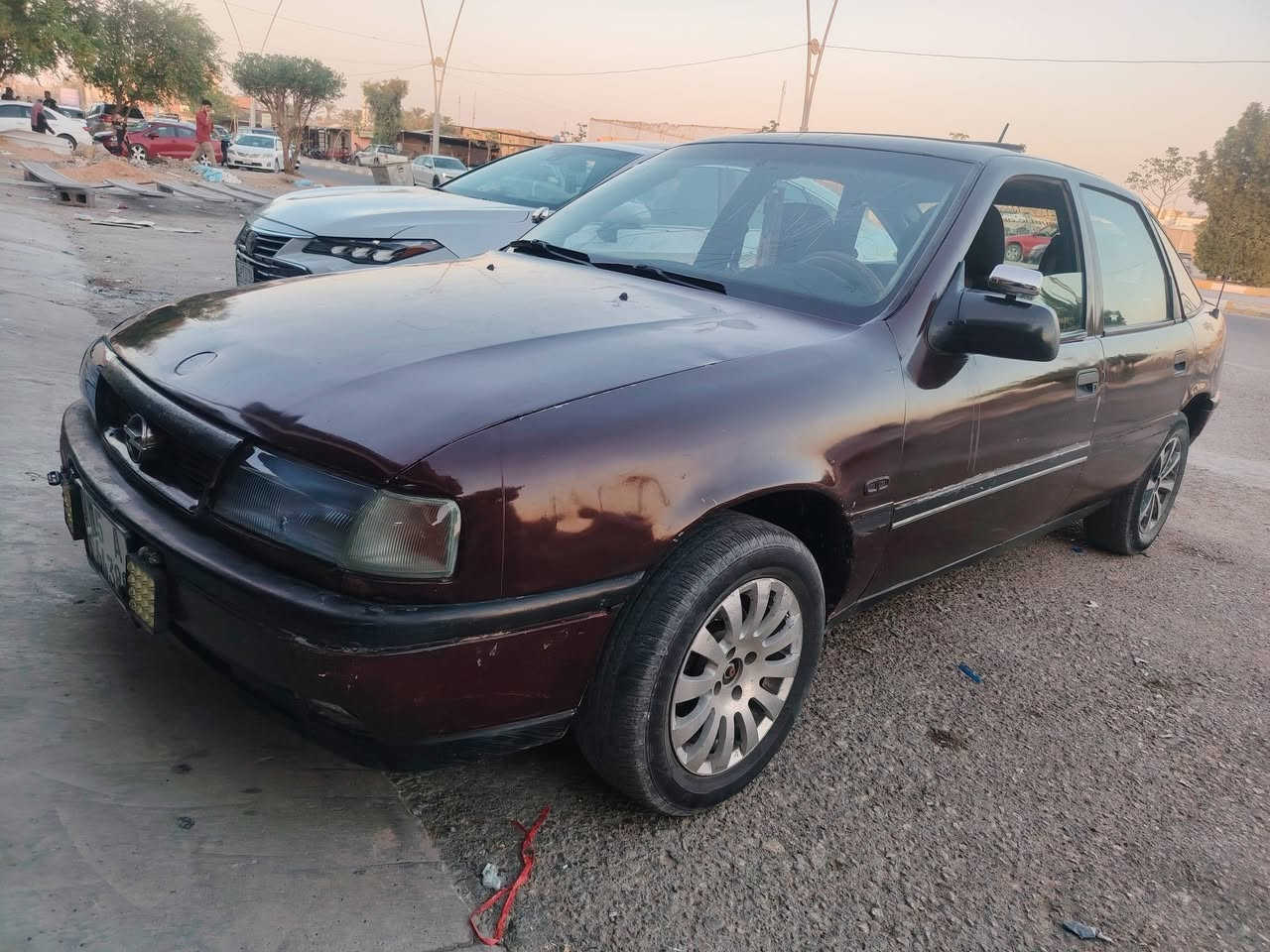 يالله سلام عليكم فكتره موديل 90 محرك 2000 كير عادي صدر محرك كير جديد رقم انبار جديد سياره مال عمل خدميه كهربائيات شغاله فتحه جام كهرباء بيع سريع قفل 18 مكان هيت حي البكر رقم هاتف ***********
