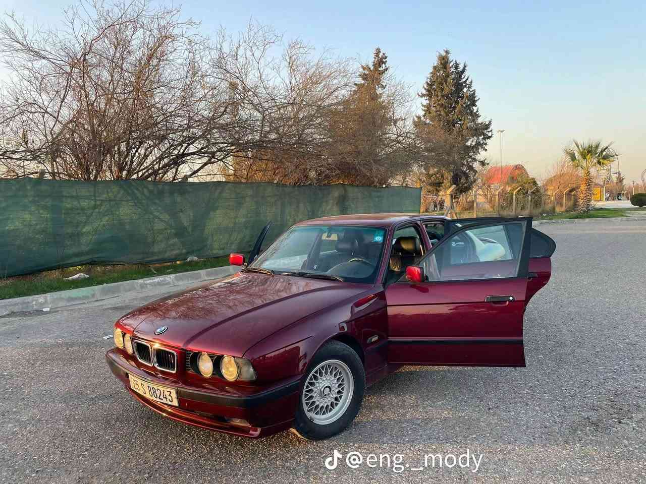 BMW  525 محرك بلادي 
موديل 93  سنويه لحد 2029 محرك كبس دفتر بانزين موجود اهم شي . سياره فول نضافه وترتيب كاعده كير ومحرك شرط كهربائيات كامله الضرر جامرلخ امامي من جهة السكن مواصل شاصي الضرر شي بسيط سعرهة 59 وبيهة مجال رقم الماني مشروع وطني جديد سياره تبريد شغال ثلج الشراي يتصل *********** كركوك, العراق

نص مكتوب في الصور:
- @eng._mody