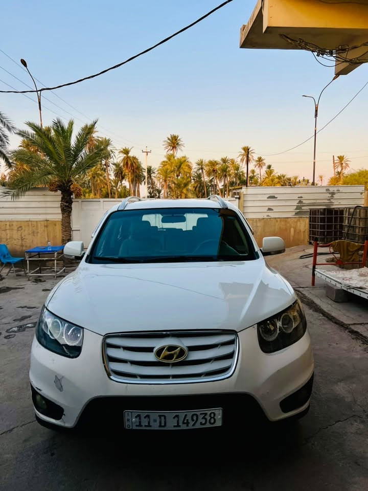 السلام عليكم للبيع موديل ١٠خليجي بيه تلث قطع صبغ بدون حادث تبريد تلث قطع ٧راكب محرك ٦مامفتوح  خير من الله رقم انكليزي بغداد هزه جديده سنويه جديده بسمي حساسات خلفيه كروز سرعه  مري شفط ولد وباقي المواصفات المعروفه السعر ١٢٣وبيه مجال للطيبين ***********مكاني واسط
