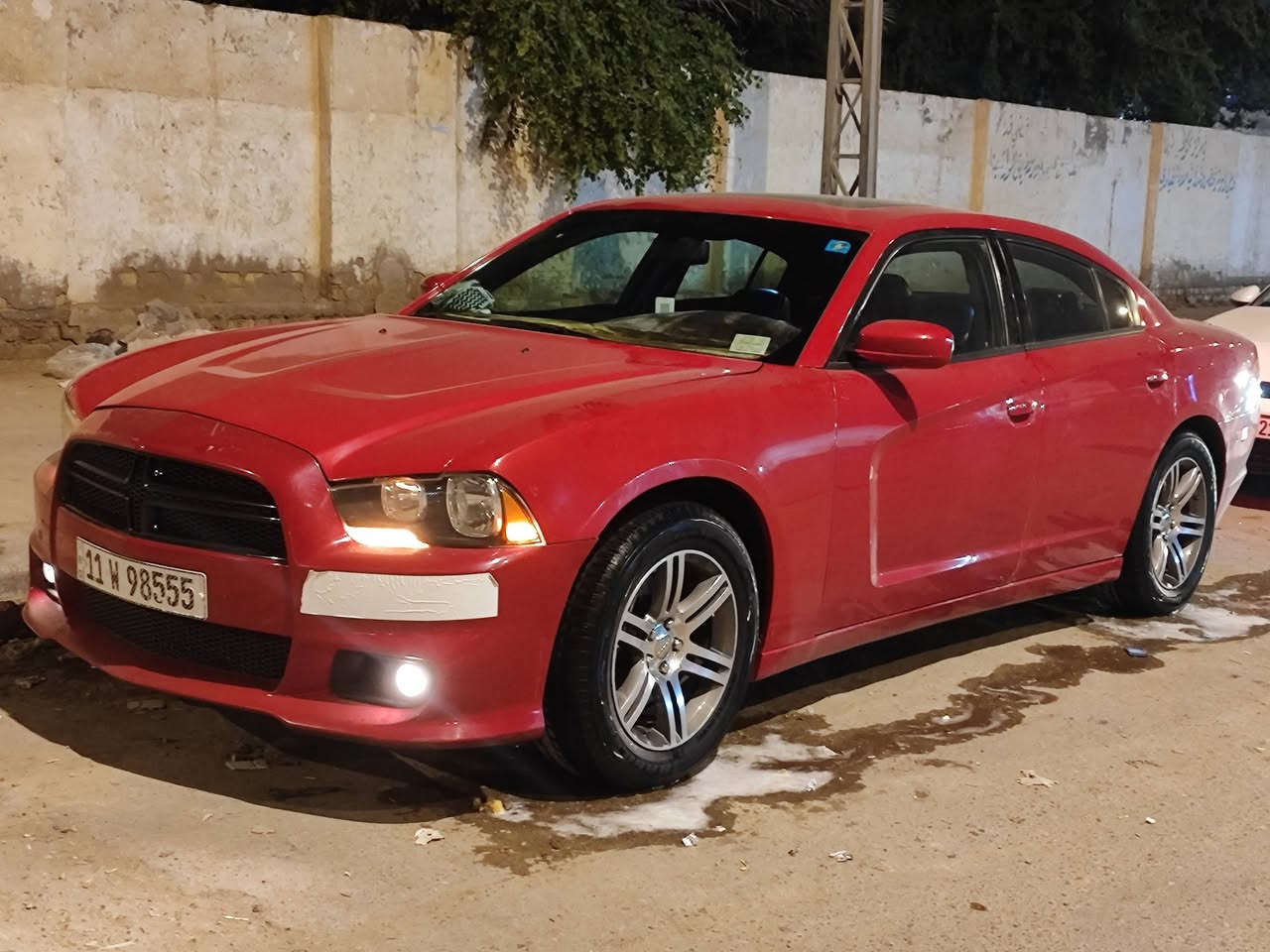جارجر 2014 بيها رشات صبغ بدون حادث بدون دواخل
فول مواصفات sxt رقم بغداد باسمي 

مكينة كاملة جديده هستوني شادها
حداديه جديده كاردن اكسل جديد 

مكاني الديوانية المركز 

140 وبيها مجال 
أتصل عل رقم ***********
