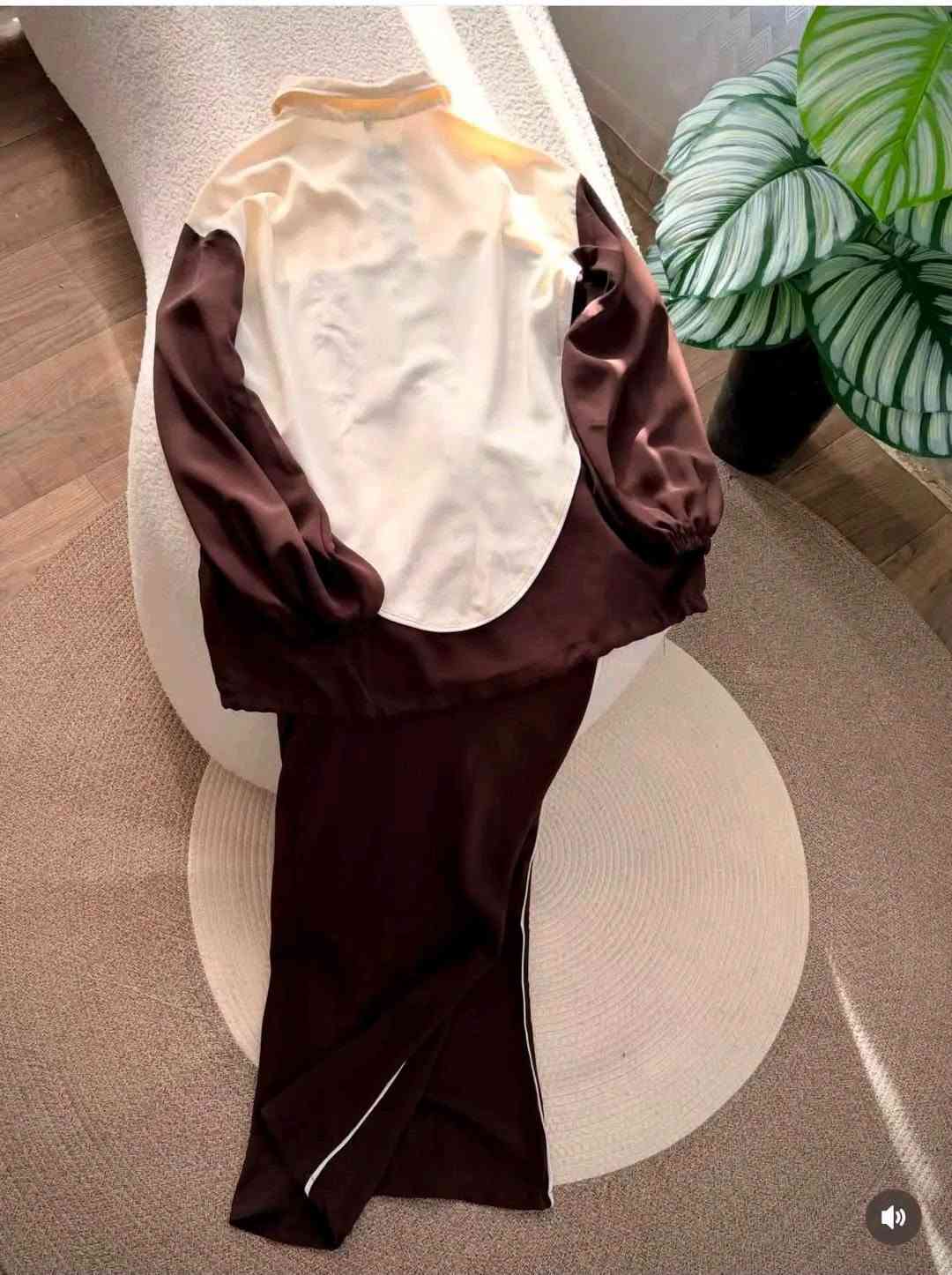 وصل سوت نسائي رياضي🤍❤️‍🔥
السعر 👈👈28لاف 👉👉
الخامة تركي درجه اولى 🌏🙂
قياسات(38-40_42_44_46_48)
للطلب والاستفسار مراسلة الصفحة 
يوجد خدمه توصيل الفين دينار داخل قضاء المسيب 
وتوصيل لكافه محافظات العراق  🚖

نص مكتوب في الصور:
- 1/5