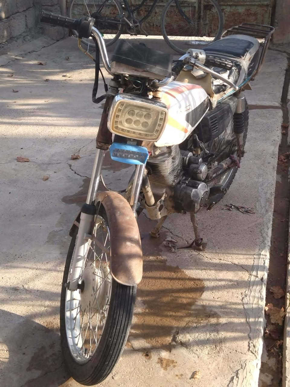 للبيع ماطور خمسه گير دوار
شغال كامل. السعر 120 وبي مجال شي قليل للتواصل خاص او على الأرقام التاليه
***********
***********
