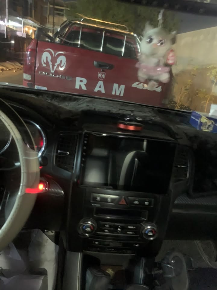 سياره فول موصفات
بنوراما 
كشنات جلد كهرباء
فور ويل 
بصمه أبوابه بصمه تشغيل 
محرك ٦سلندر 
سياره صدر امامي خلفي جديد 
كير محرك شرط 
سياره مال بيت خير من الله 
رقم مميز 480
السعر ١٤٥وبيها مجال
العنوان حي اور قرب نادي النفط
الهاتف ***********
